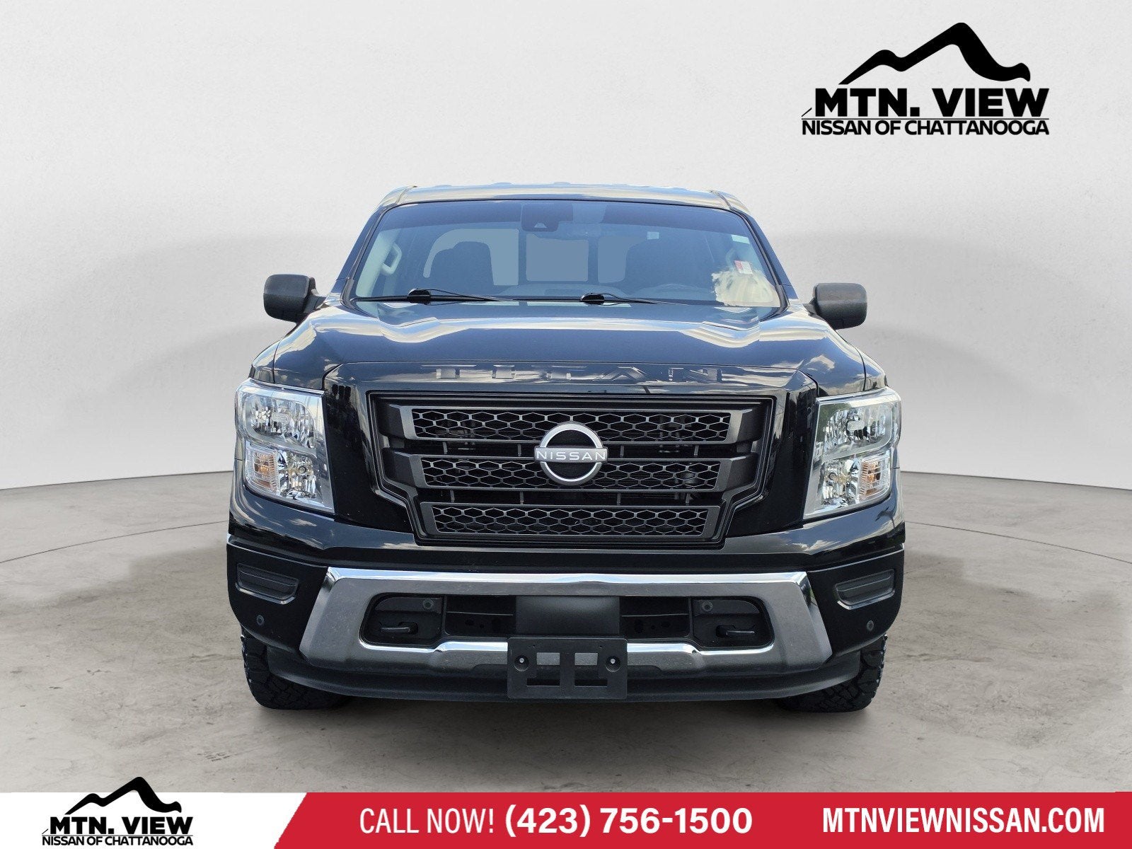 2023 Nissan Titan SV