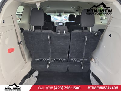 2022 Chrysler Voyager LX