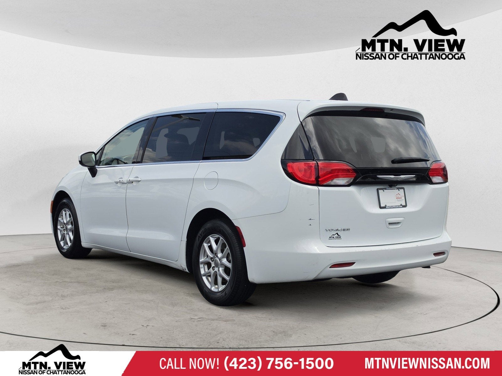 2022 Chrysler Voyager LX