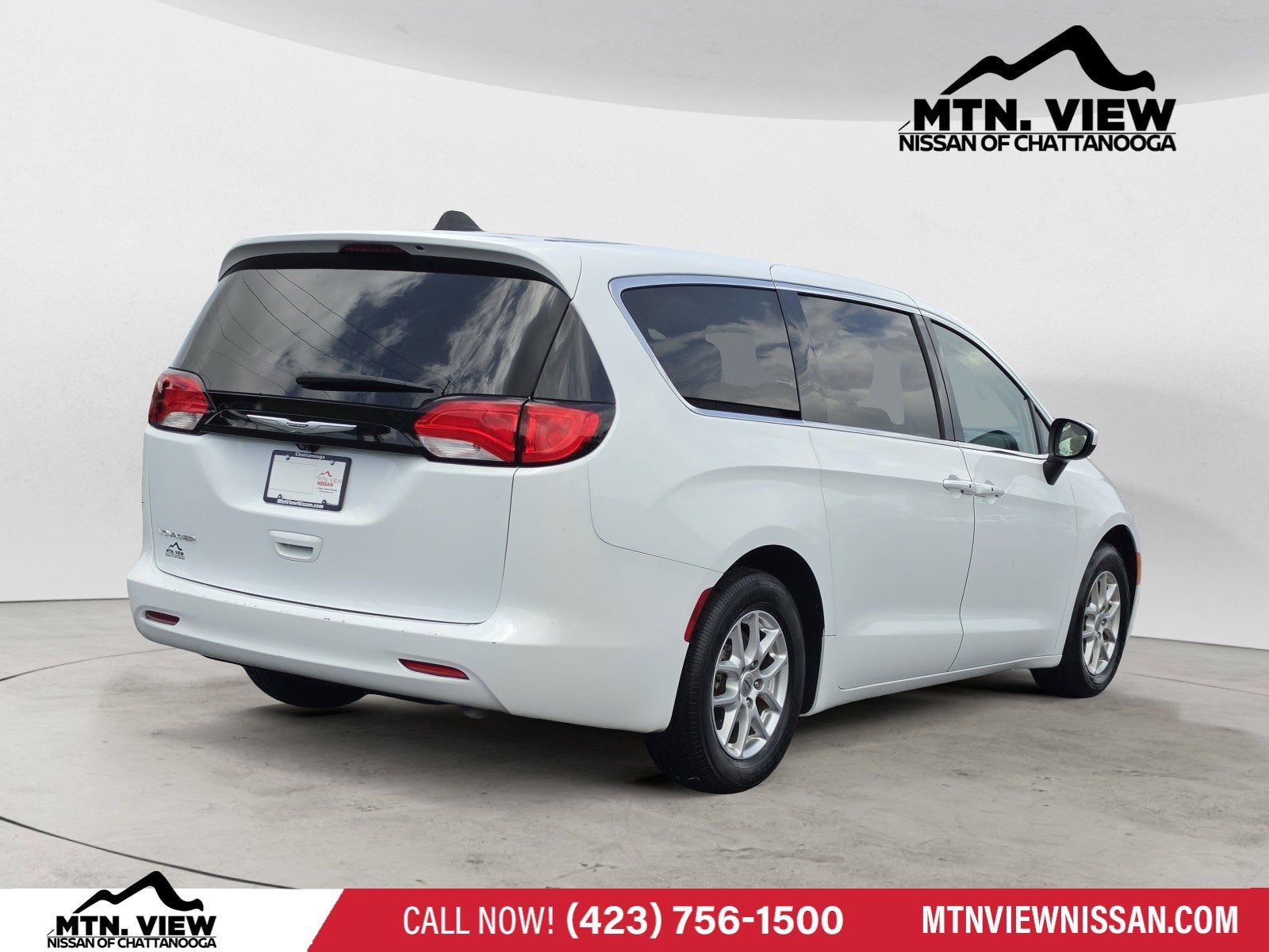 2022 Chrysler Voyager LX