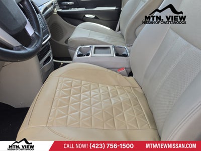 2013 Chrysler Town & Country Touring-L