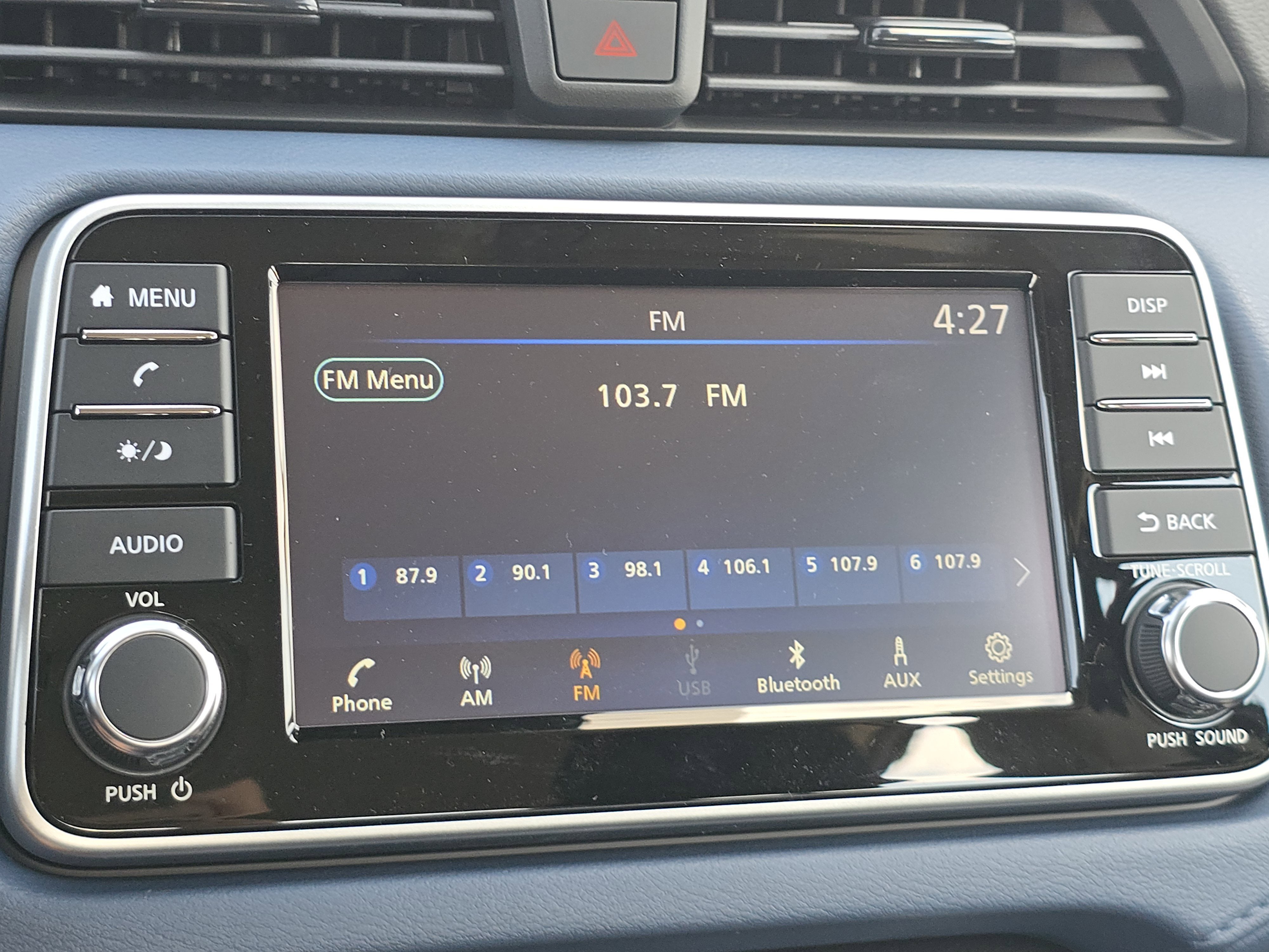 2025 Nissan Versa SV