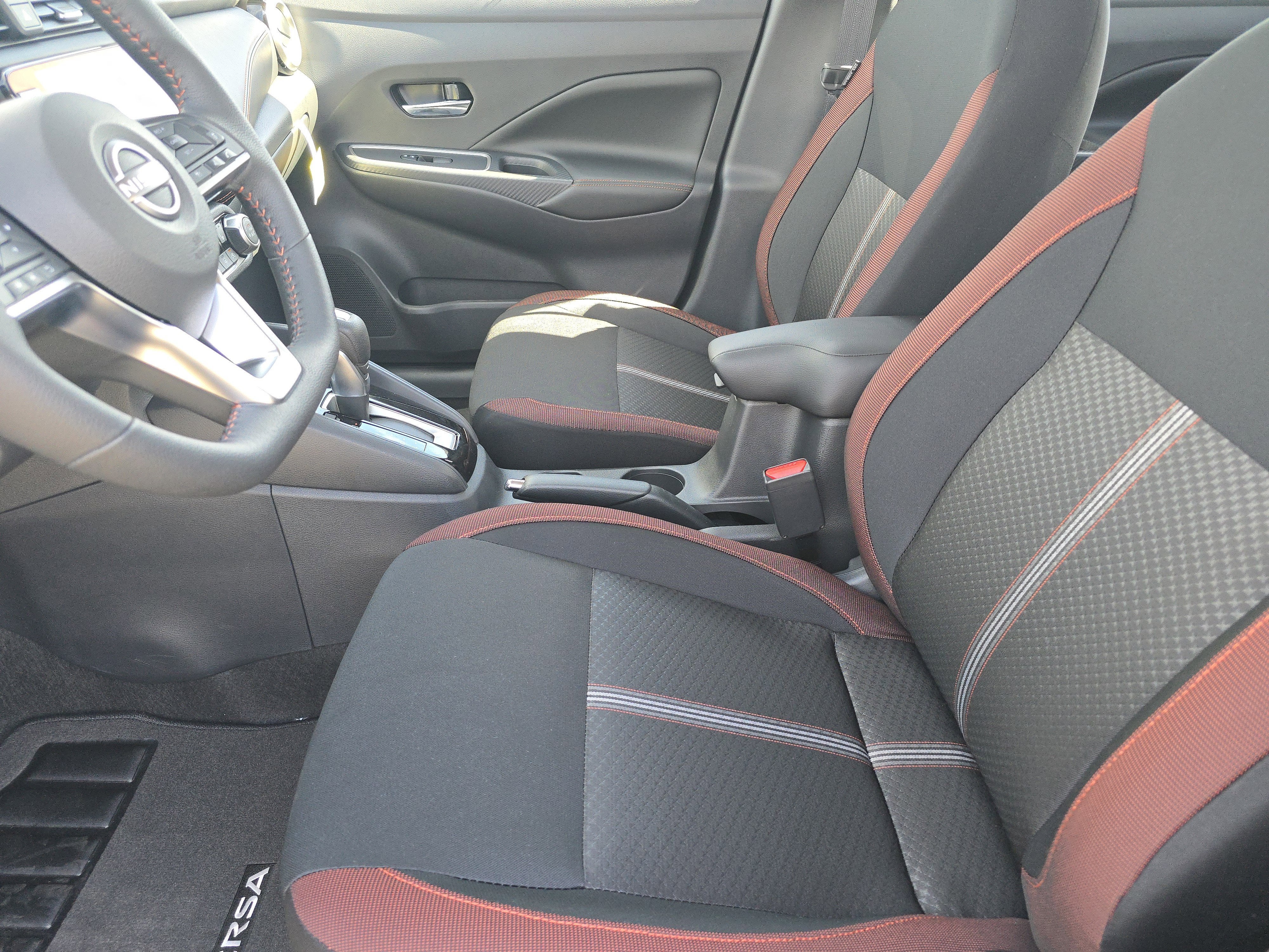 2025 Nissan Versa SR