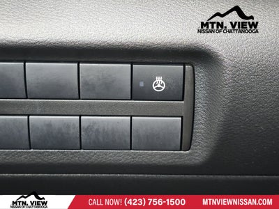 2022 Nissan Kicks SR