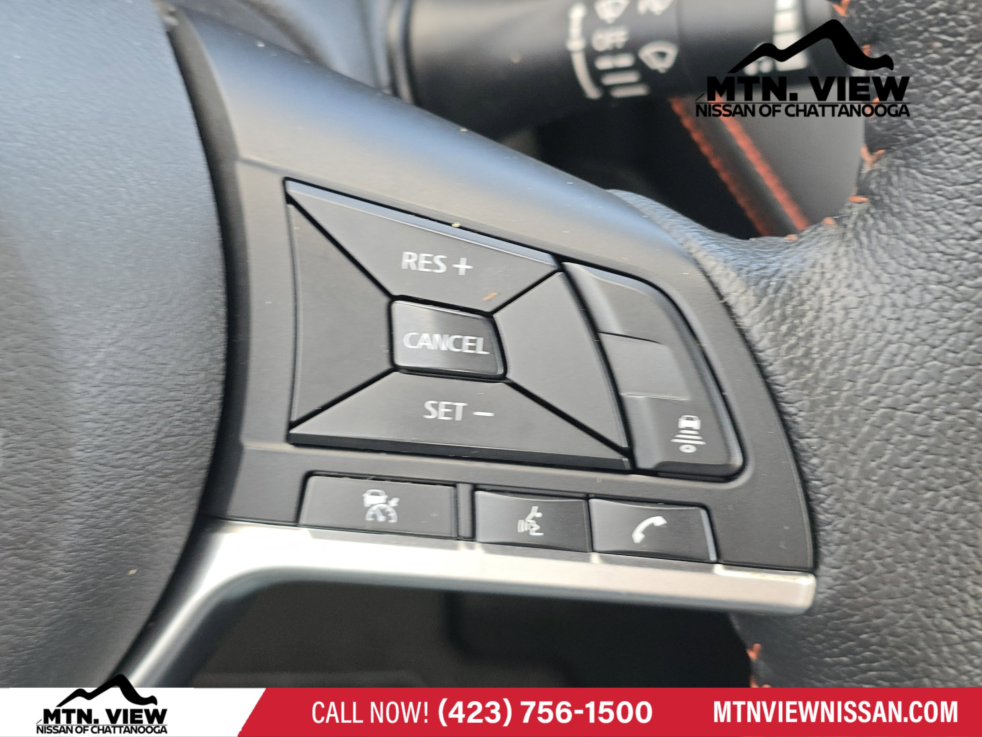 2022 Nissan Kicks SR