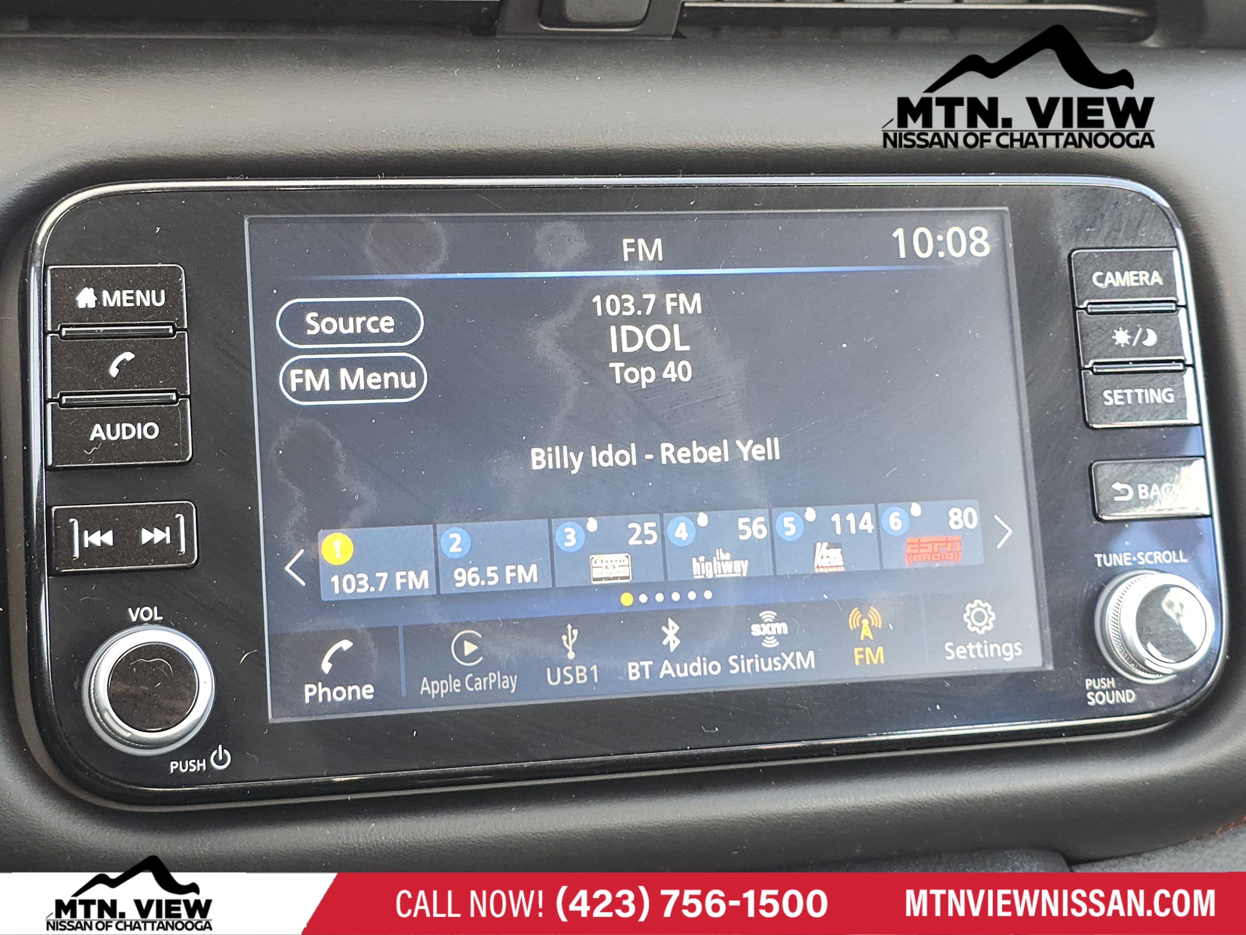 2022 Nissan Kicks SR