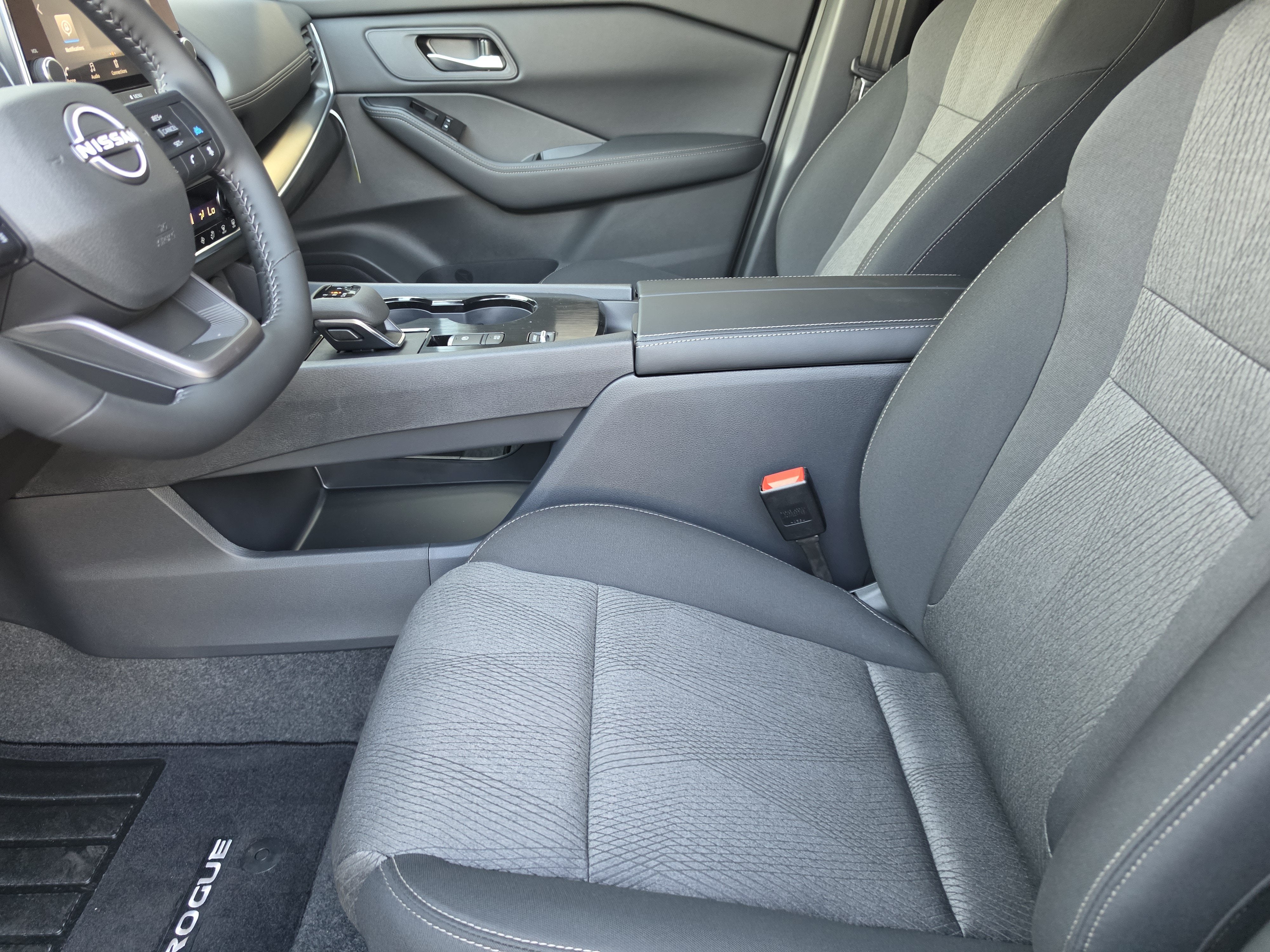 2027 Nissan Rogue SV