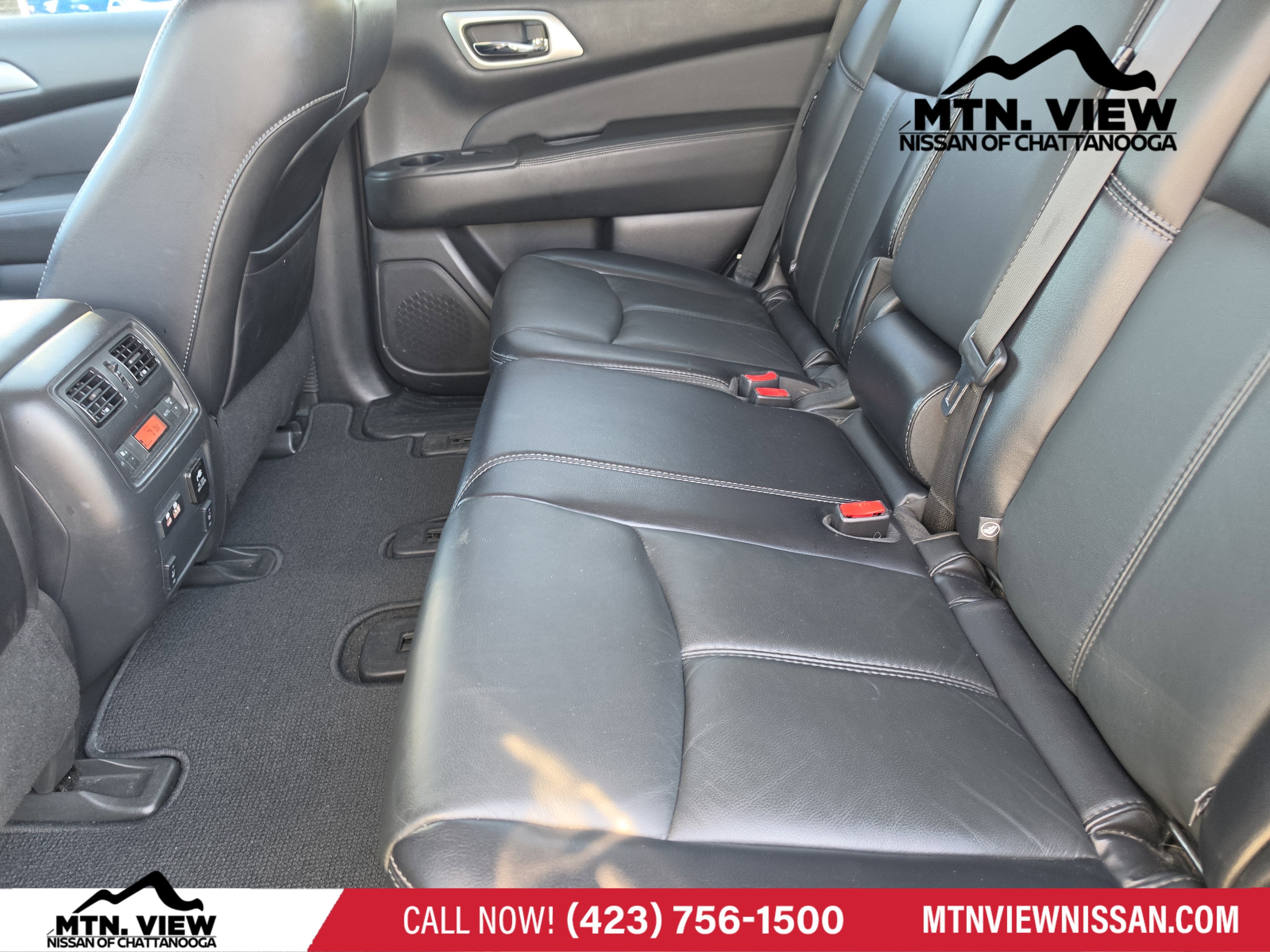 2020 Nissan Pathfinder SL