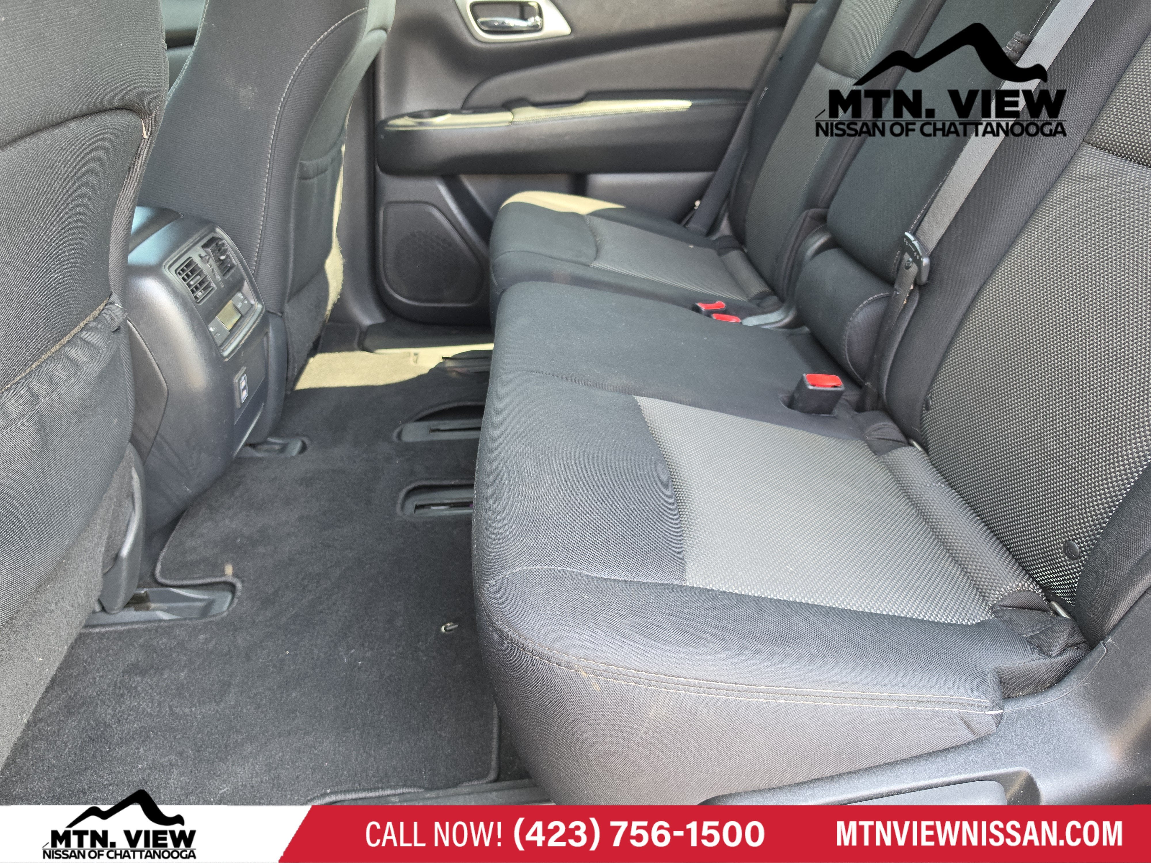 2018 Nissan Pathfinder SV