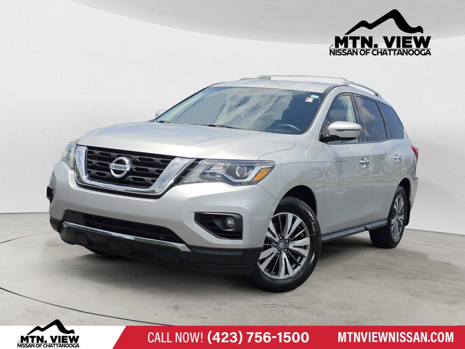 2017 Nissan Pathfinder SV