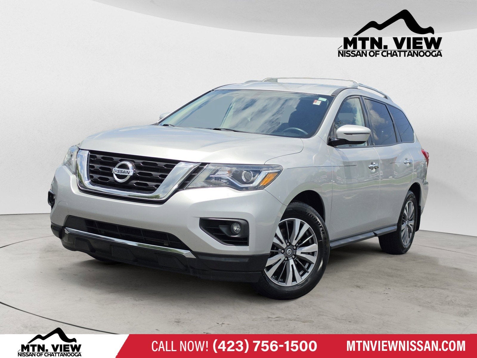 2017 Nissan Pathfinder SV