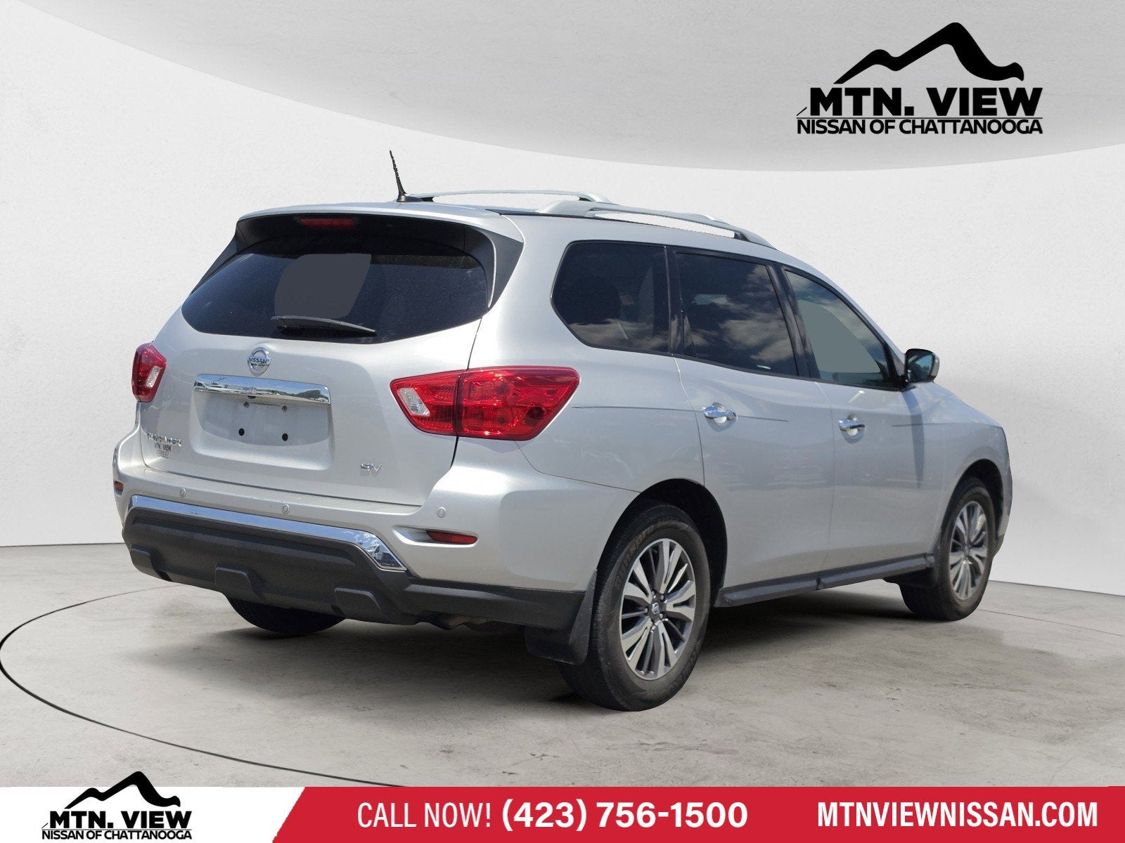 2017 Nissan Pathfinder SV