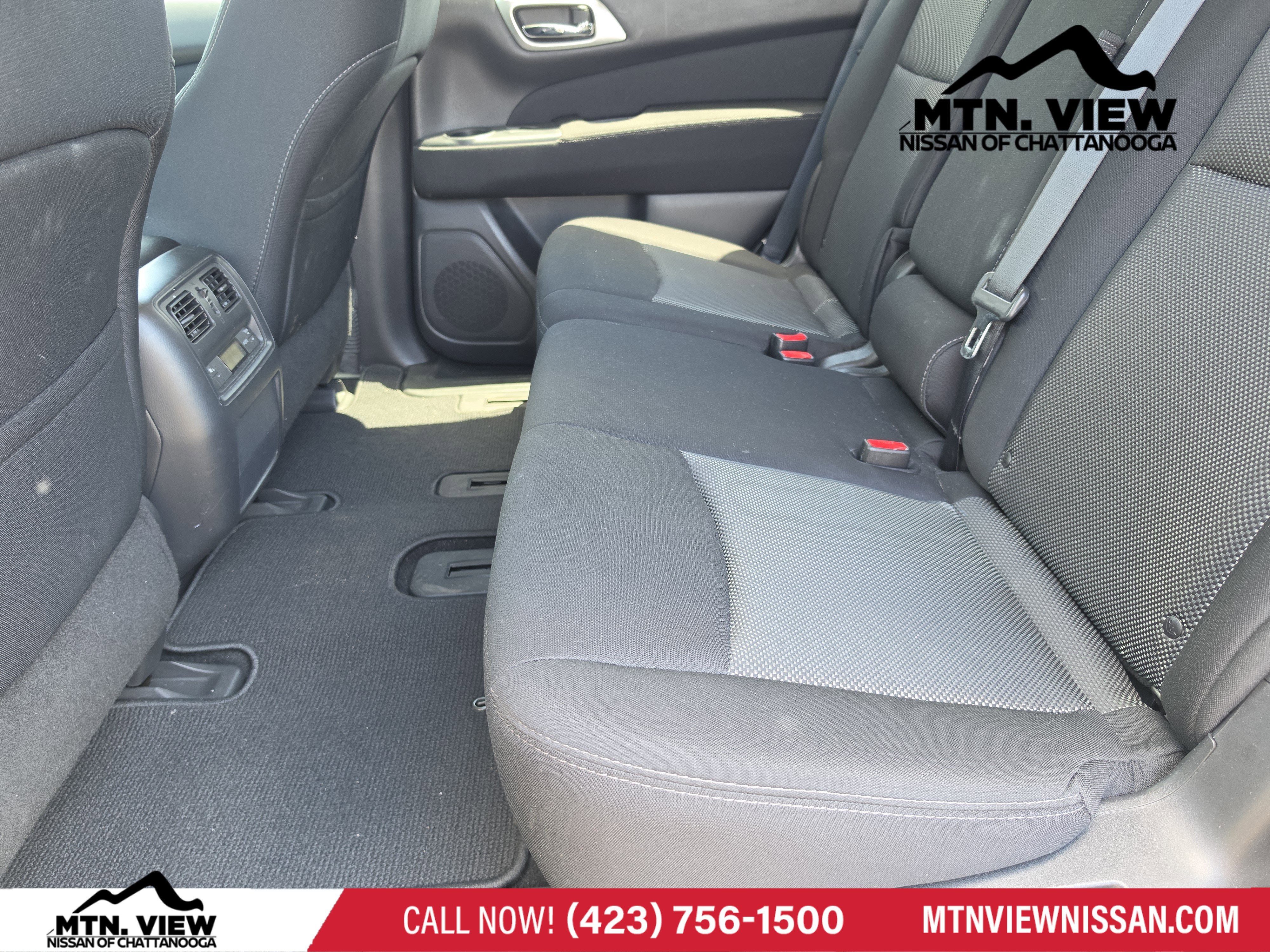 2017 Nissan Pathfinder SV
