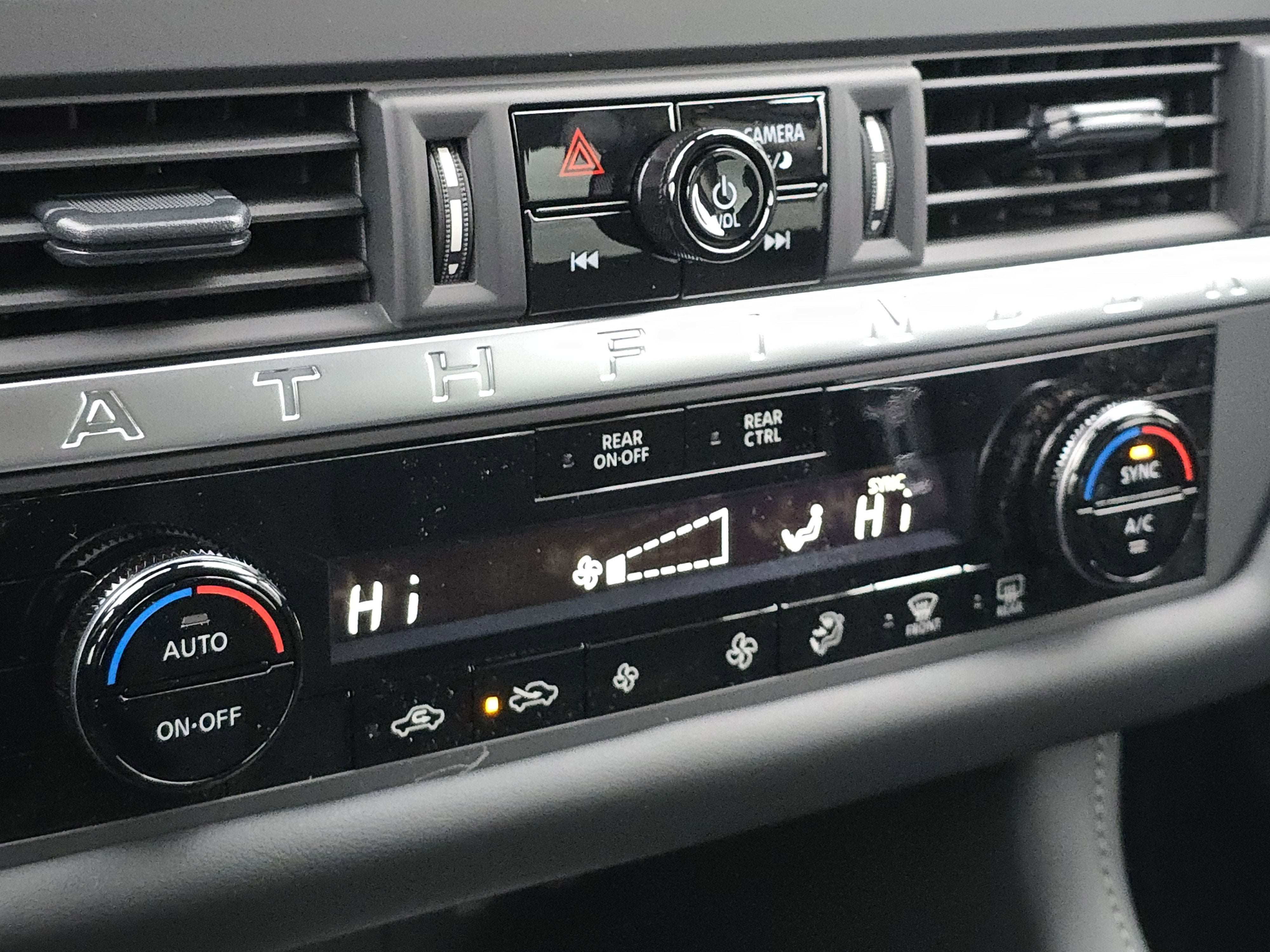 2026 Nissan Pathfinder S