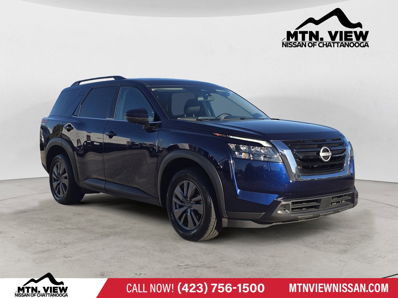 2025 Nissan Pathfinder SV