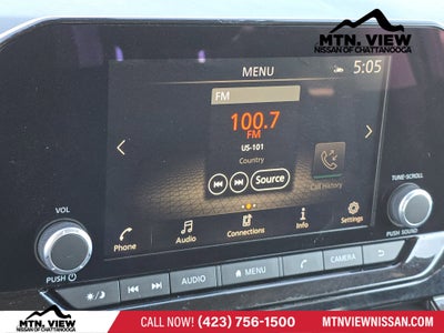 2025 Nissan Pathfinder SV