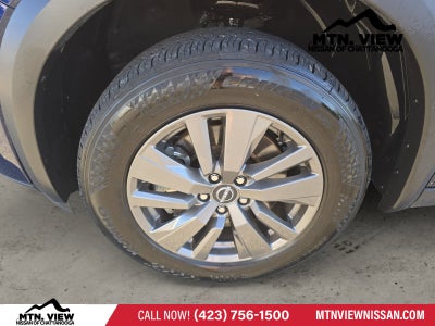 2025 Nissan Pathfinder SV