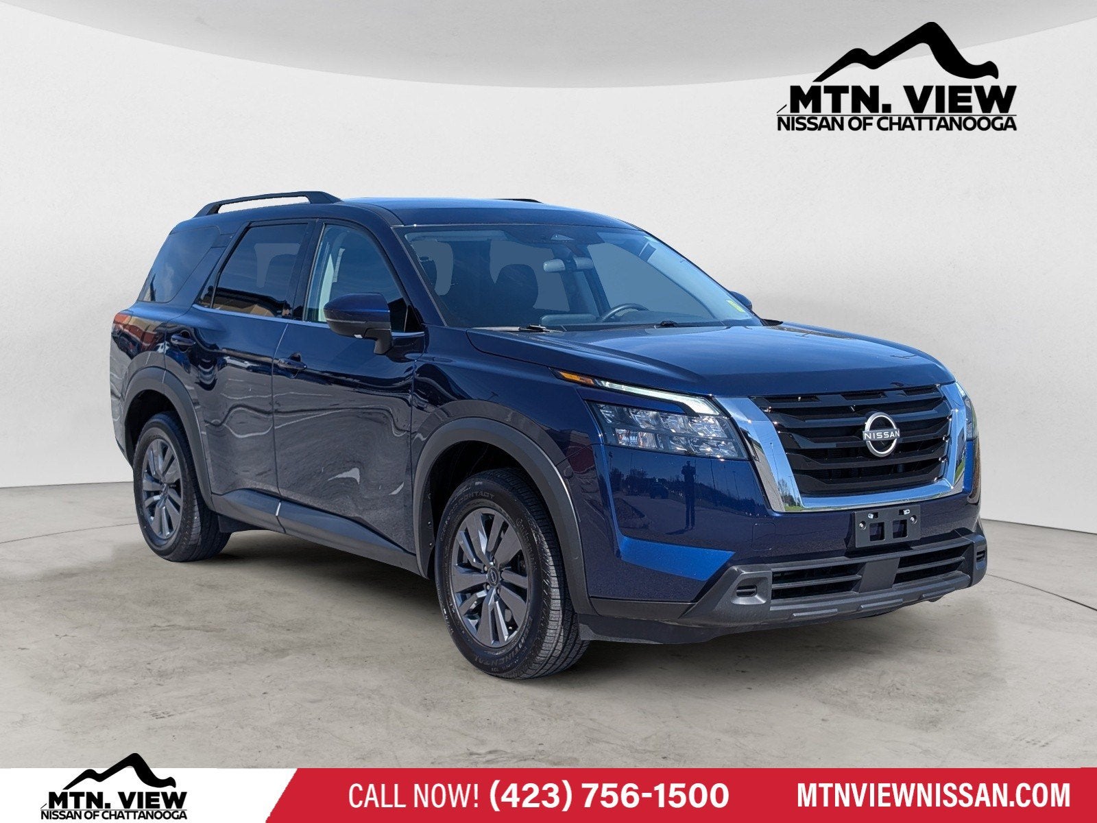 2025 Nissan Pathfinder SV