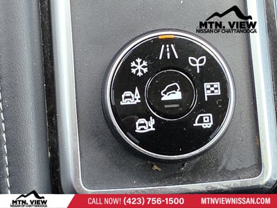2023 Nissan Pathfinder SV