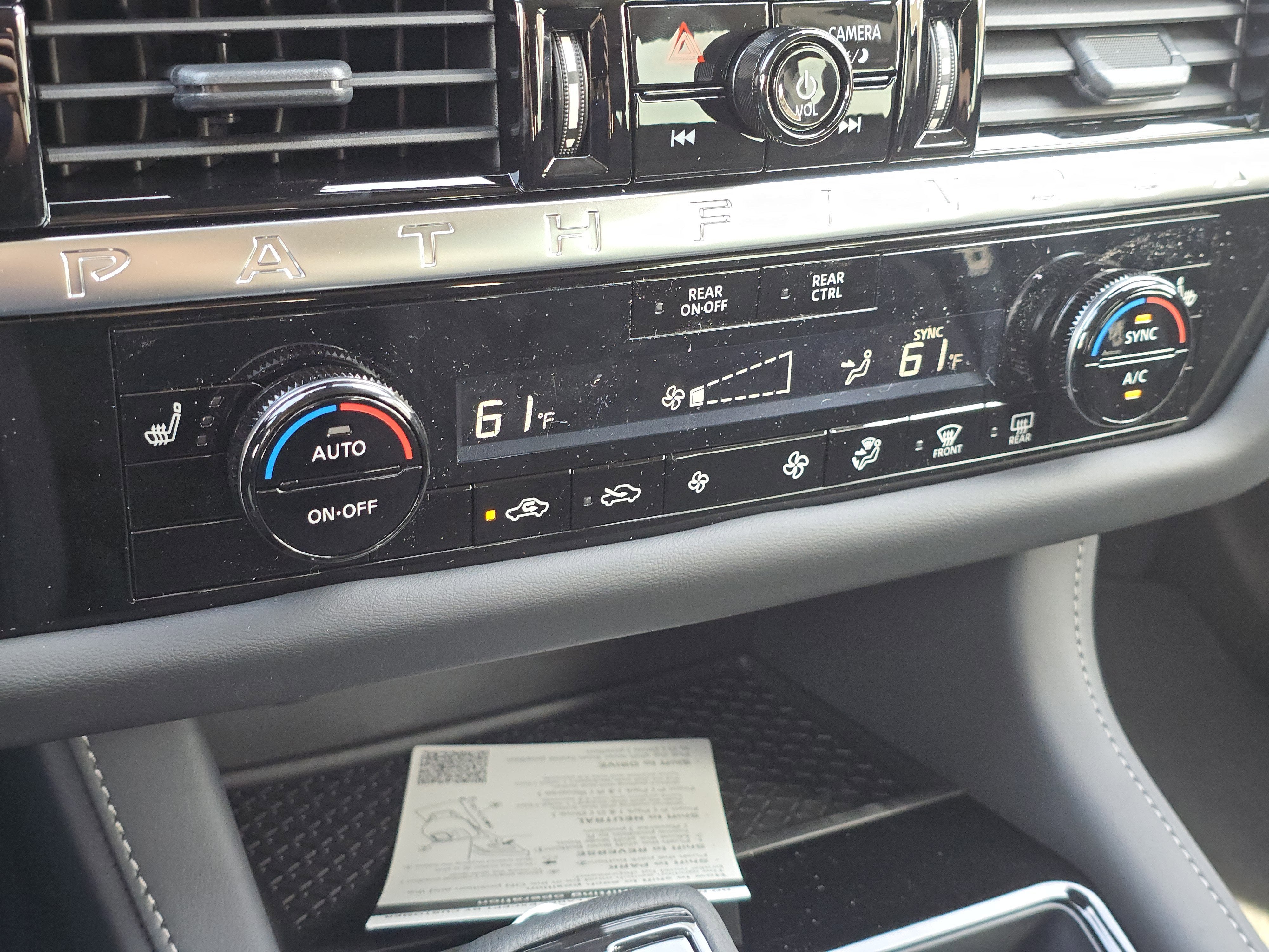 2026 Nissan Pathfinder SV