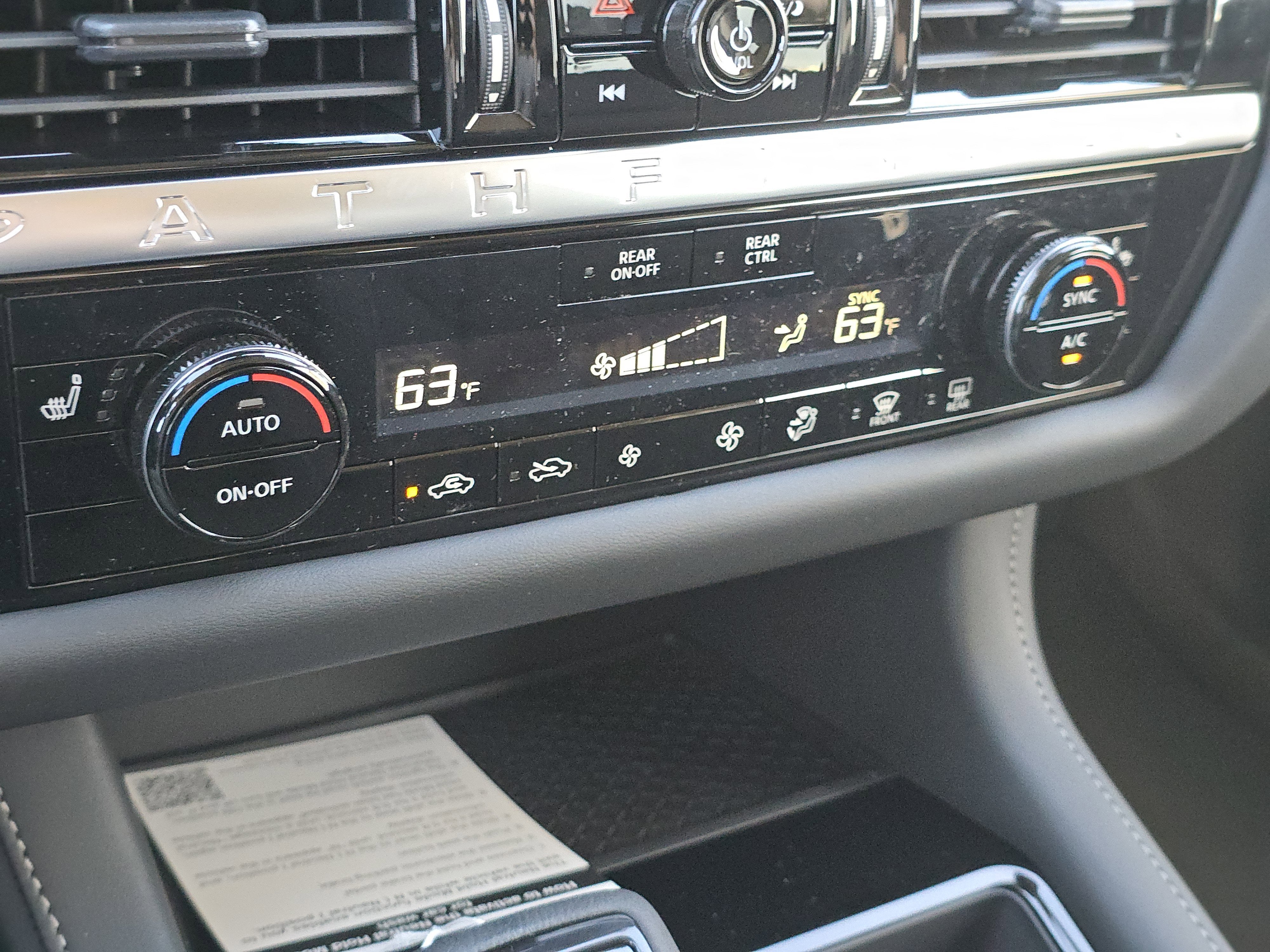 2026 Nissan Pathfinder SV