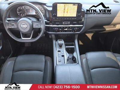 2025 Nissan Pathfinder SL