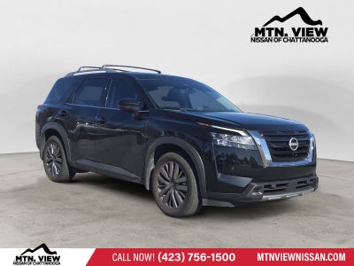 2024 Nissan Pathfinder SL