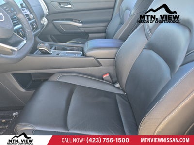 2024 Nissan Pathfinder SL