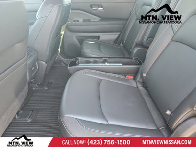 2023 Nissan Pathfinder SL