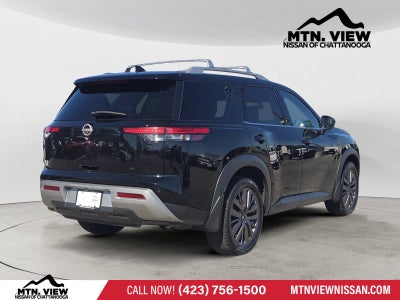 2023 Nissan Pathfinder SL