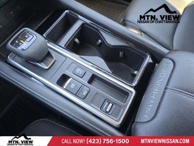 2023 Nissan Pathfinder SL