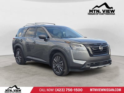 2023 Nissan Pathfinder SL