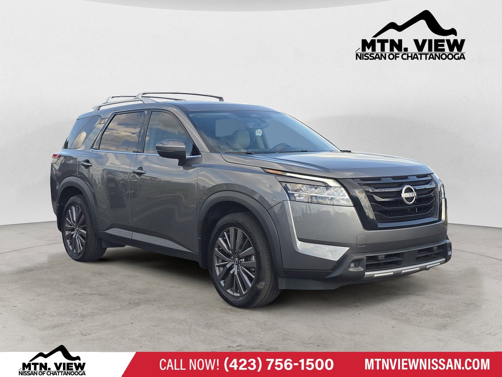 2023 Nissan Pathfinder SL