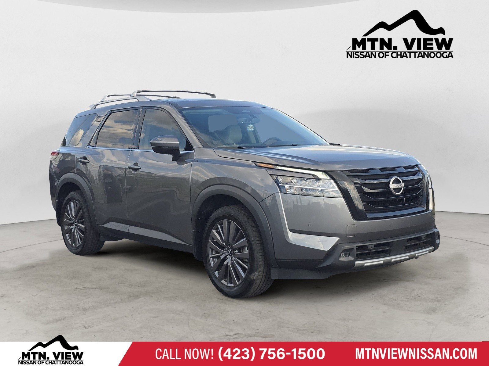 2023 Nissan Pathfinder SL