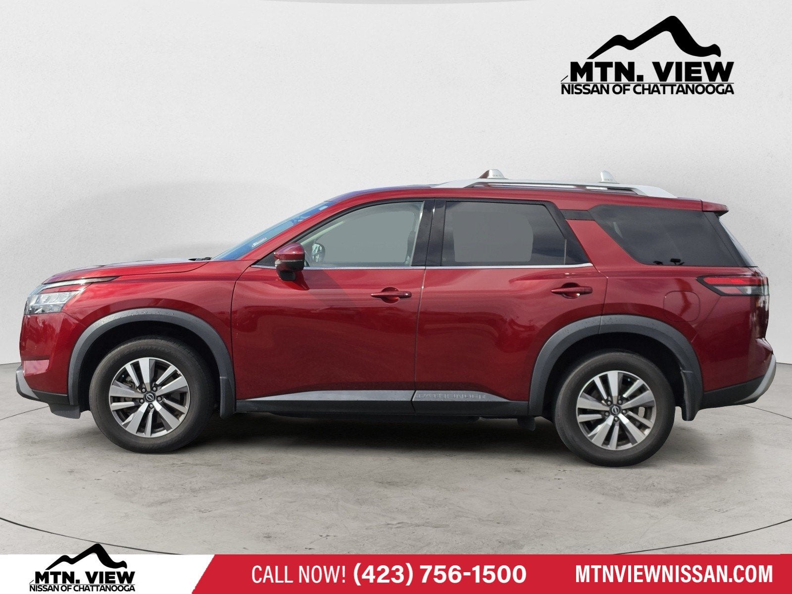 2022 Nissan Pathfinder SL