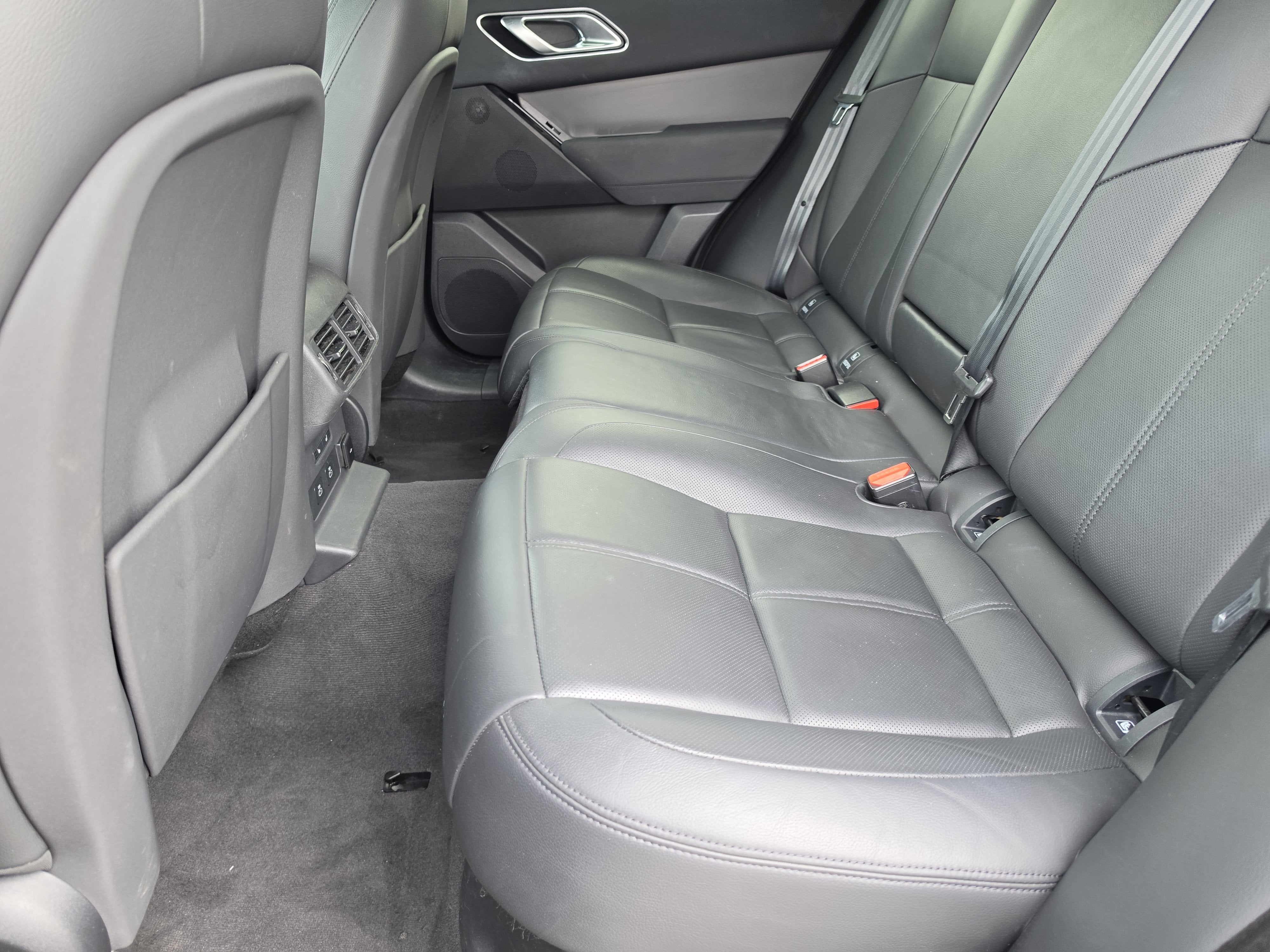 2025 Land Rover Range Rover Velar Dynamic SE